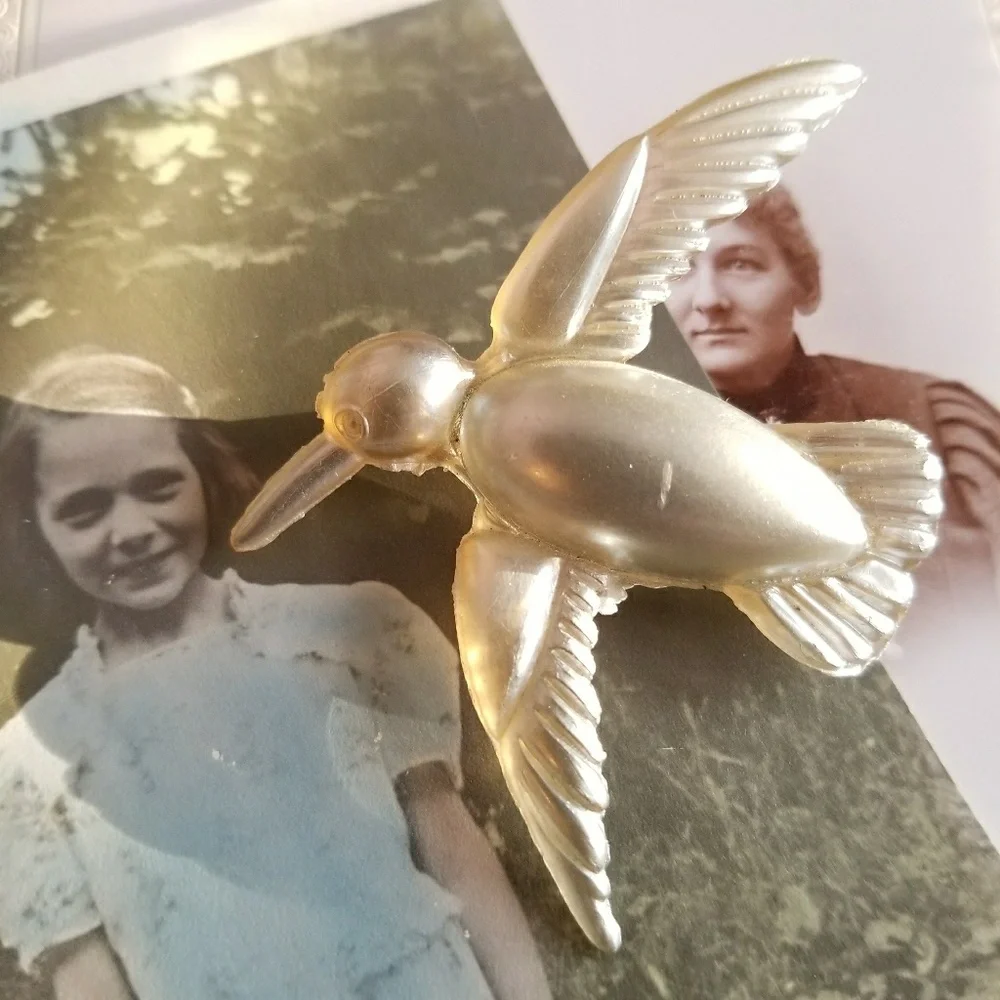 Vintage bird brooch moonglow broach white pin dove early plastic moon glow